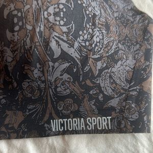 Victoria’s Secret sports bra, New # with Tags 34D